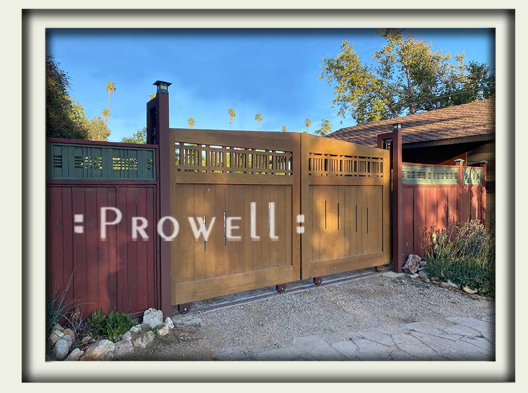 custom wood skliding driveway gate in Pasadena, CA. Prowell woodworks