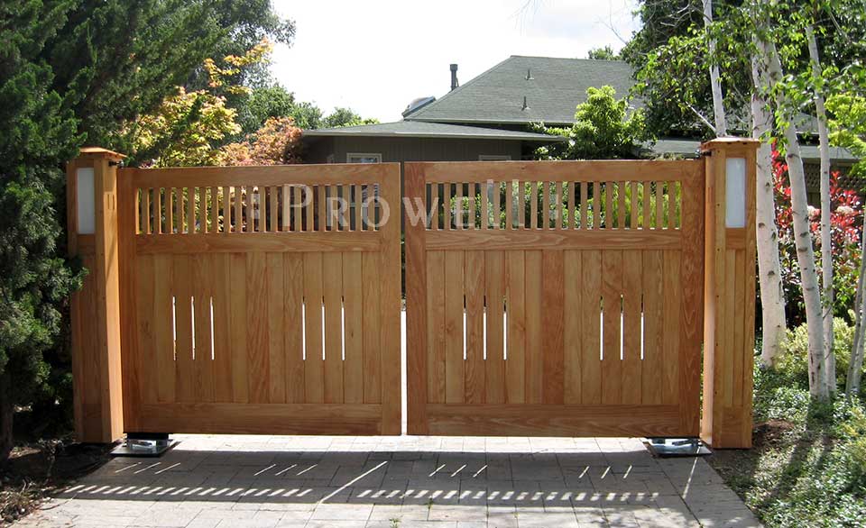 site photograph showing the wood entry gate #2-5 in Silicone Valley, California