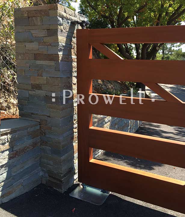 driveway gate with Ranch Diagonal bracing in Marin County, CA