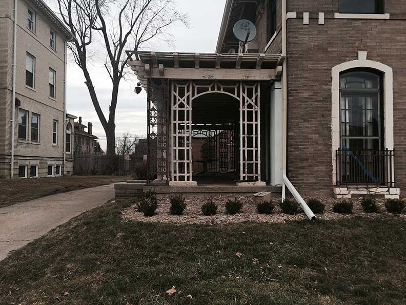 Custom wood driveway gate #37 in Detroit, MI. Prowell