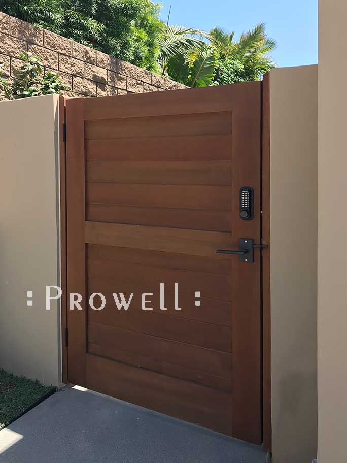site photograph showing privacy gate wood 108-4 in Carlsbad, California