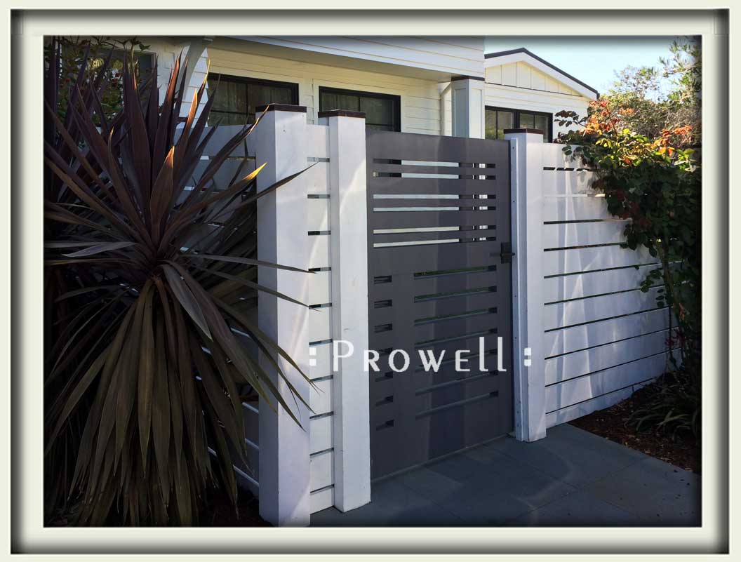site photograph showing contemporary wood gate #115-4 in Tiburon, California