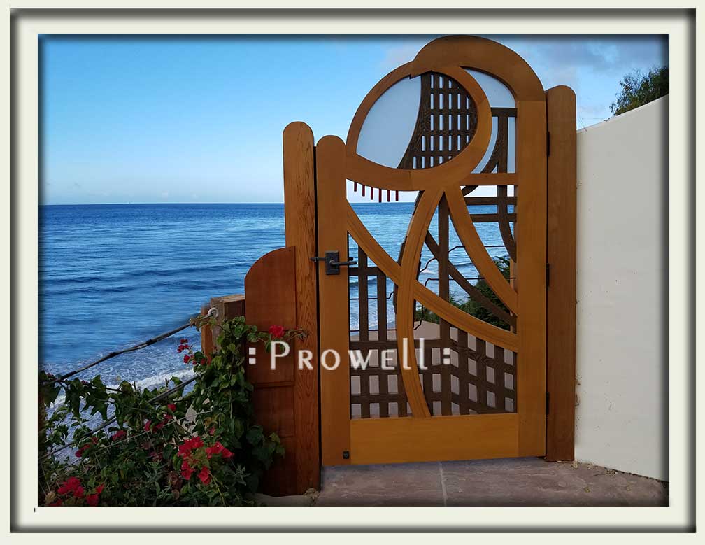 site photograph of the abstract gate design #200A, in Santa Barbara