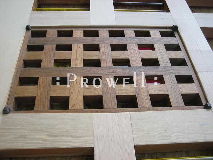 shop photo showing the grid of the modern wood gate #201