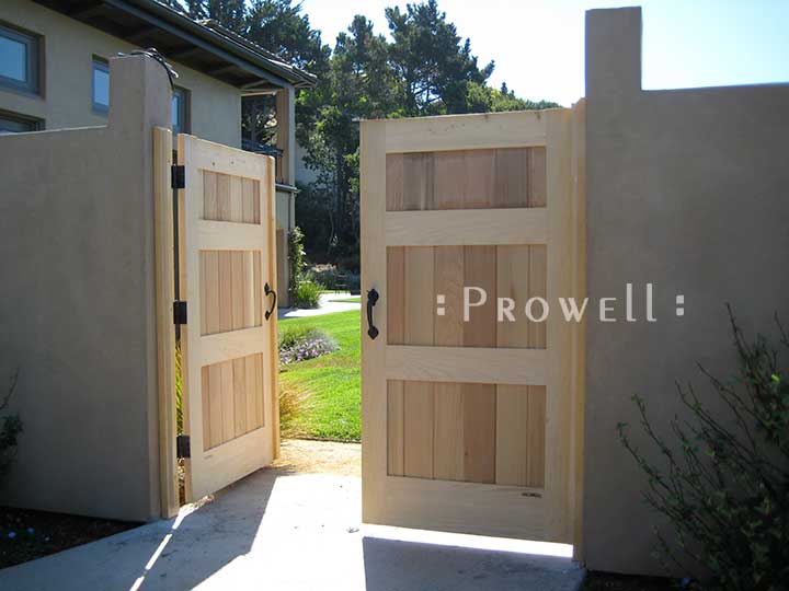 site photograph showing double orivacy gates in Tiburon, California