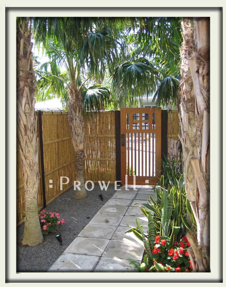 photograph on the gate design #52-2 in Key West, Florida