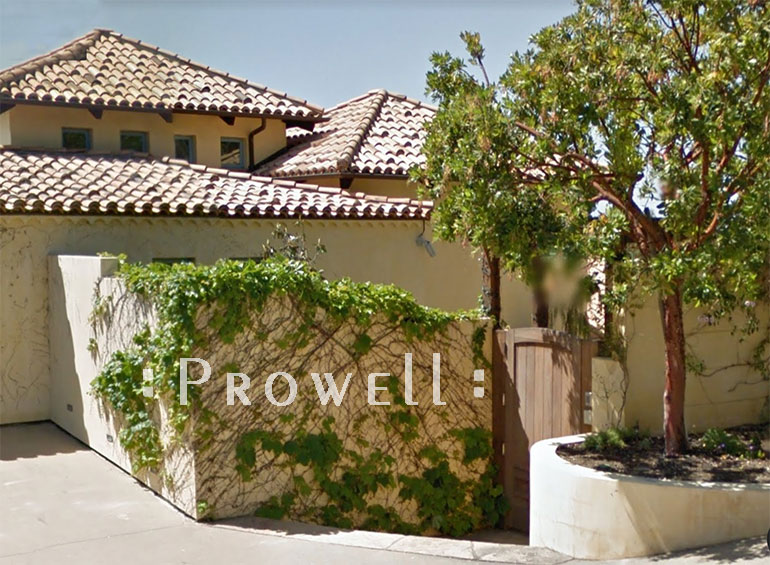 solid privacy wood gate #89-7 in Malibu, CA. prowell