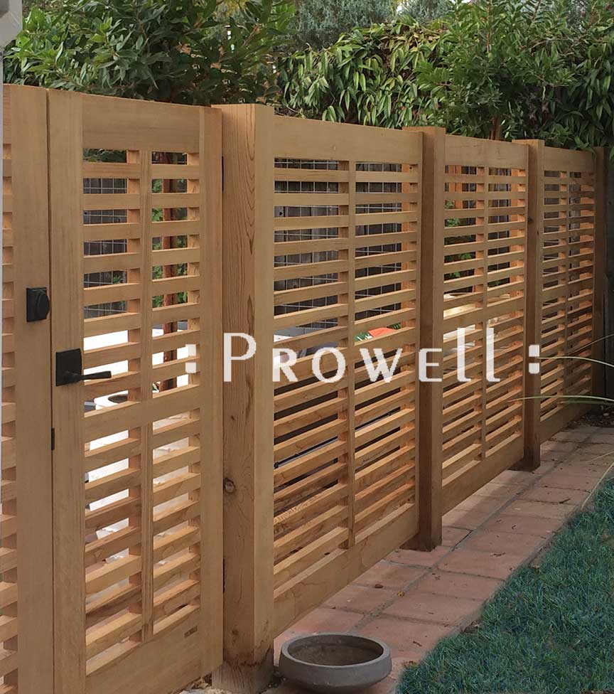 Close-up site photograph showing the horizontal wood gate dividers aligning to the fence in Sonoma, Caifornia