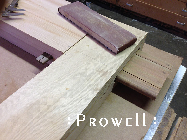 Prowell builds a wood gate with wood joinery