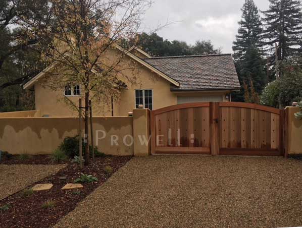 site photograph showing the wood privacy security driveway gate #8 in Napa County, california