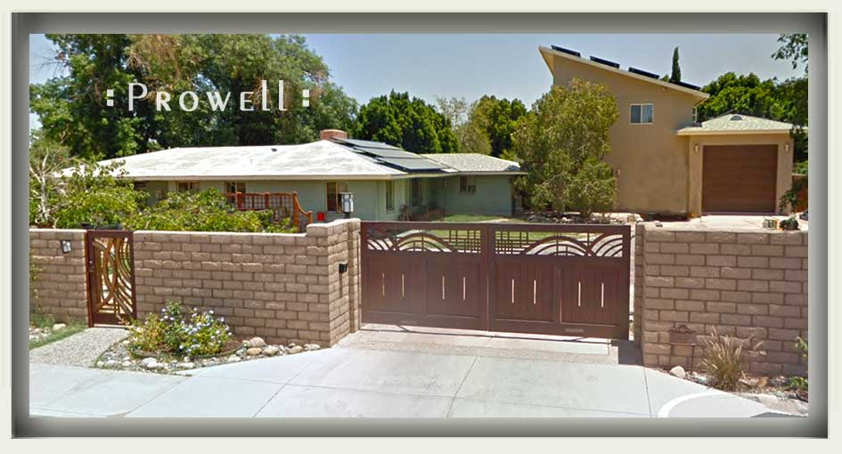 Modern driveway wood gates #200d in Palm Springs, CA