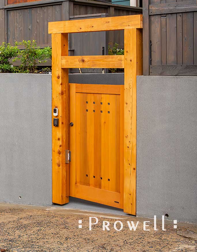 Custom privacy wood gate 72.